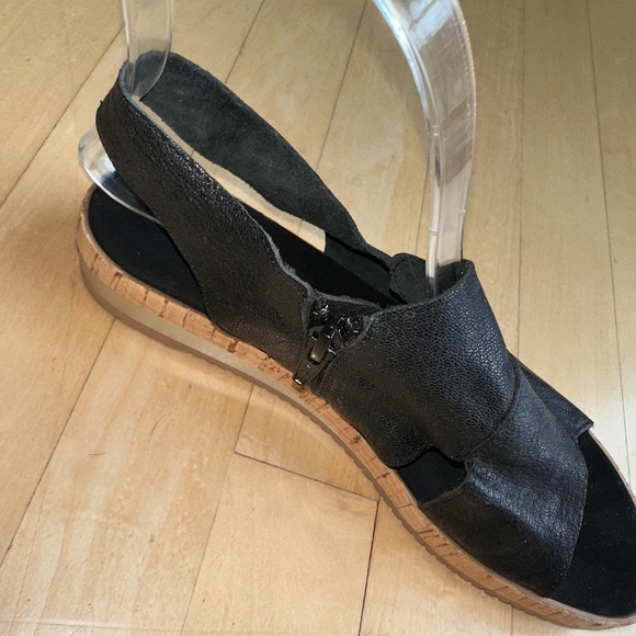 Sesto Meucci Sylke Black Leather Criss Cross Bands Sandal, 7.5 CB2414 - Picture 6 of 6